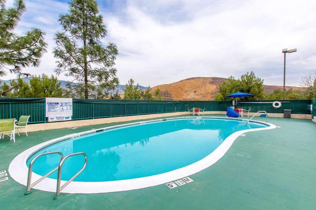 San Bernandino Inn & Suites San Bernardino Exteriör bild