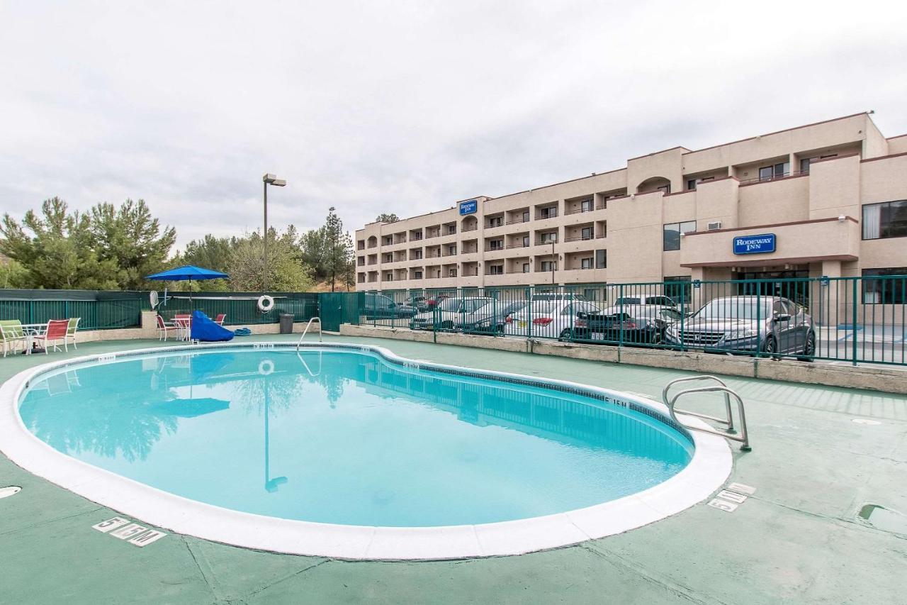 San Bernandino Inn & Suites San Bernardino Exteriör bild